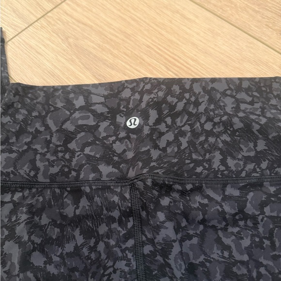 Lululemon Align Black and Grey High rise Patterned Leggings ~ 25" Inseam - Picture 5 of 6